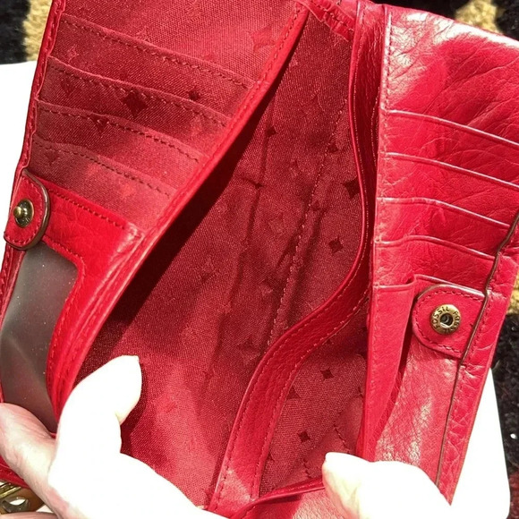 Fossil Women’s Red Leather Wallet 5 Cash Slots 9 Credit Card Slots ID Holder - Picture 11 of 16